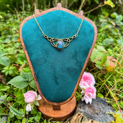 Elfen-Anhänger mit Edelstein - Magisches Schmuckstück mit natürlichem Labradorit 🩵✨