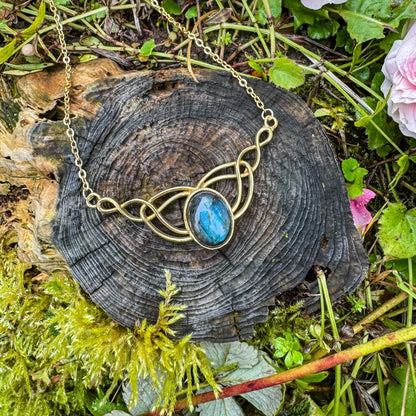 Elfen-Anhänger mit Edelstein - Magisches Schmuckstück mit natürlichem Labradorit 🩵✨