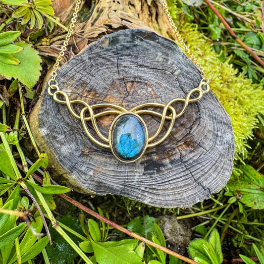 Elfen-Anhänger mit Edelstein - Magisches Schmuckstück mit natürlichem Labradorit 🩵✨