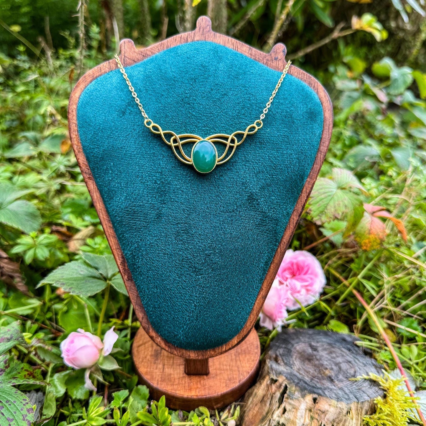 Elfen-Anhänger mit Edelstein - Magisches Schmuckstück mit natürlichem grünen Onyx 💚✨