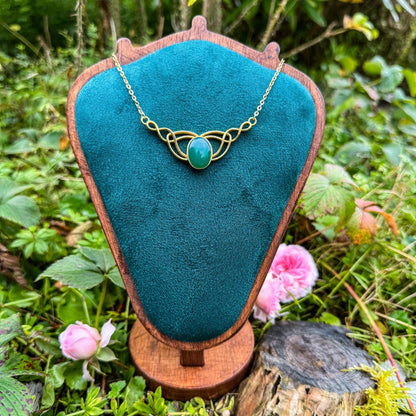 Elfen-Anhänger mit Edelstein - Magisches Schmuckstück mit natürlichem grünen Onyx 💚✨