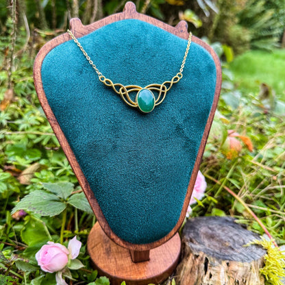 Elfen-Anhänger mit Edelstein - Magisches Schmuckstück mit natürlichem grünen Onyx 💚✨