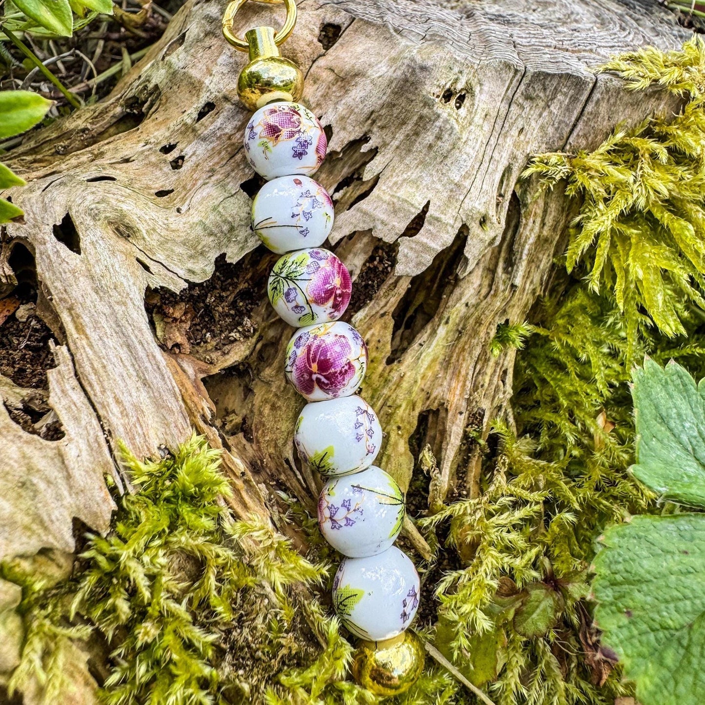 Schlüsselanhänger mit Pfingstrosen-Perlen - Handgemachtes Accessoire im Vintage-Look 🌹✨