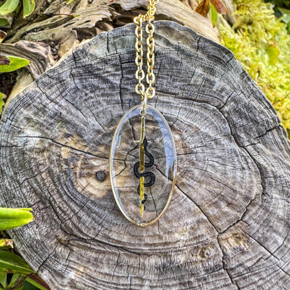 Schlangen-Schwert-Anhänger - Handgemachtes Schmuckstück mit Schlange und Schwert 🐍⚔️