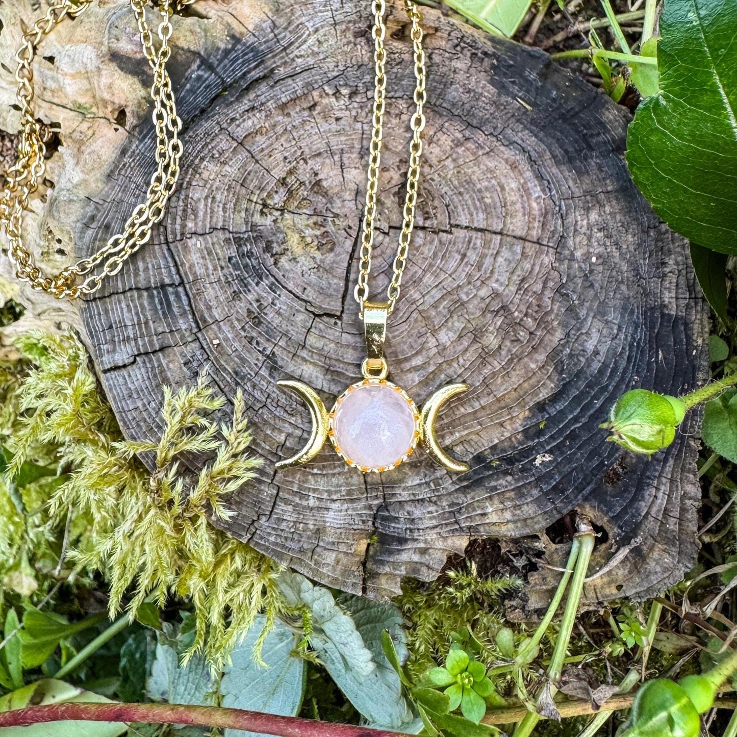 Dreifach-Mond-Anhänger mit Edelstein - Magisches Schmuckstück mit natürlichem Rosenquarz 🩷✨