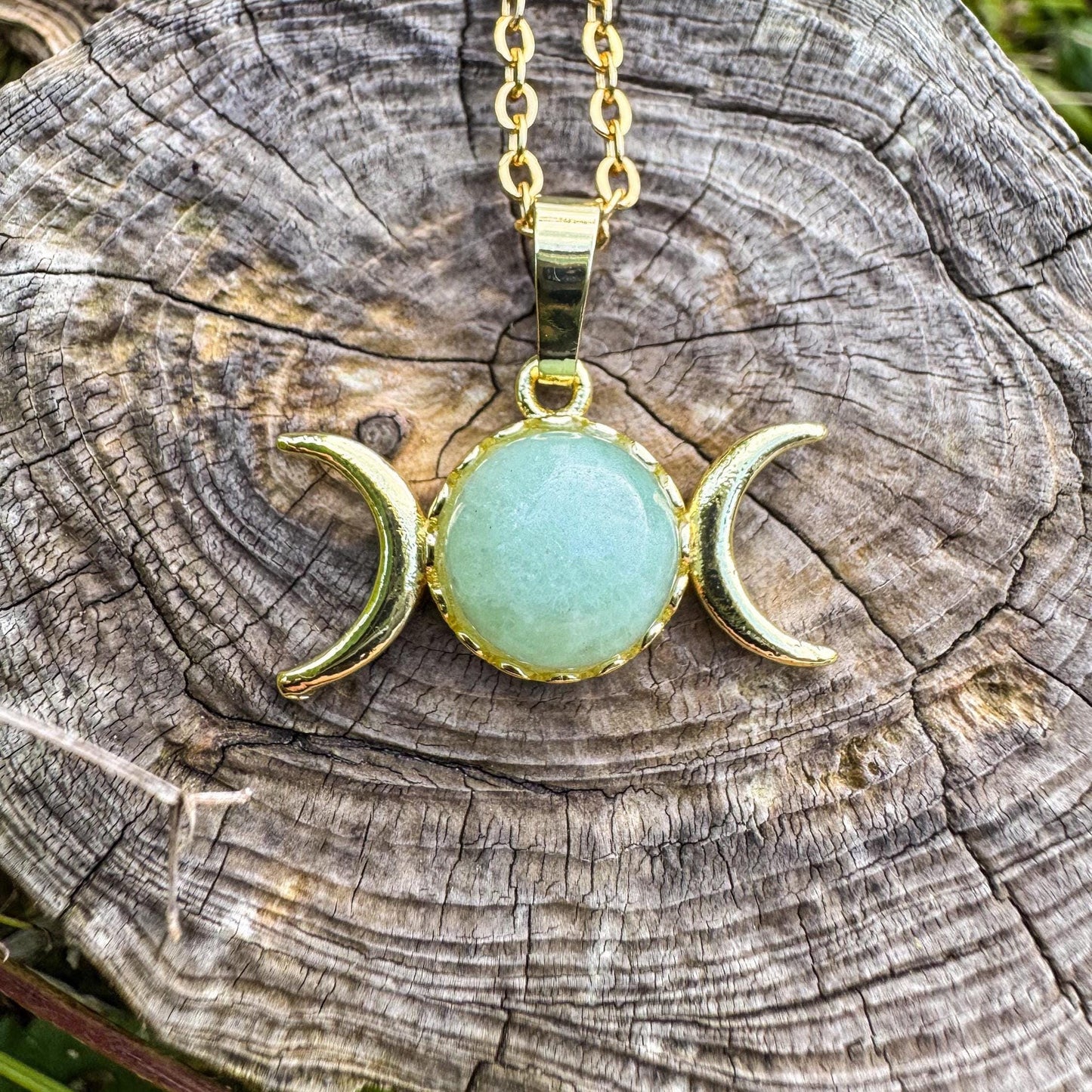 Dreifach-Mond-Anhänger mit Edelstein - Magisches Schmuckstück mit natürlichem Aventurin 💚✨