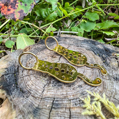 Zauberhafte Katzen-Ohrringe - Magisches Schmuckstück mit Katze und Mondzyklus 🐱✨