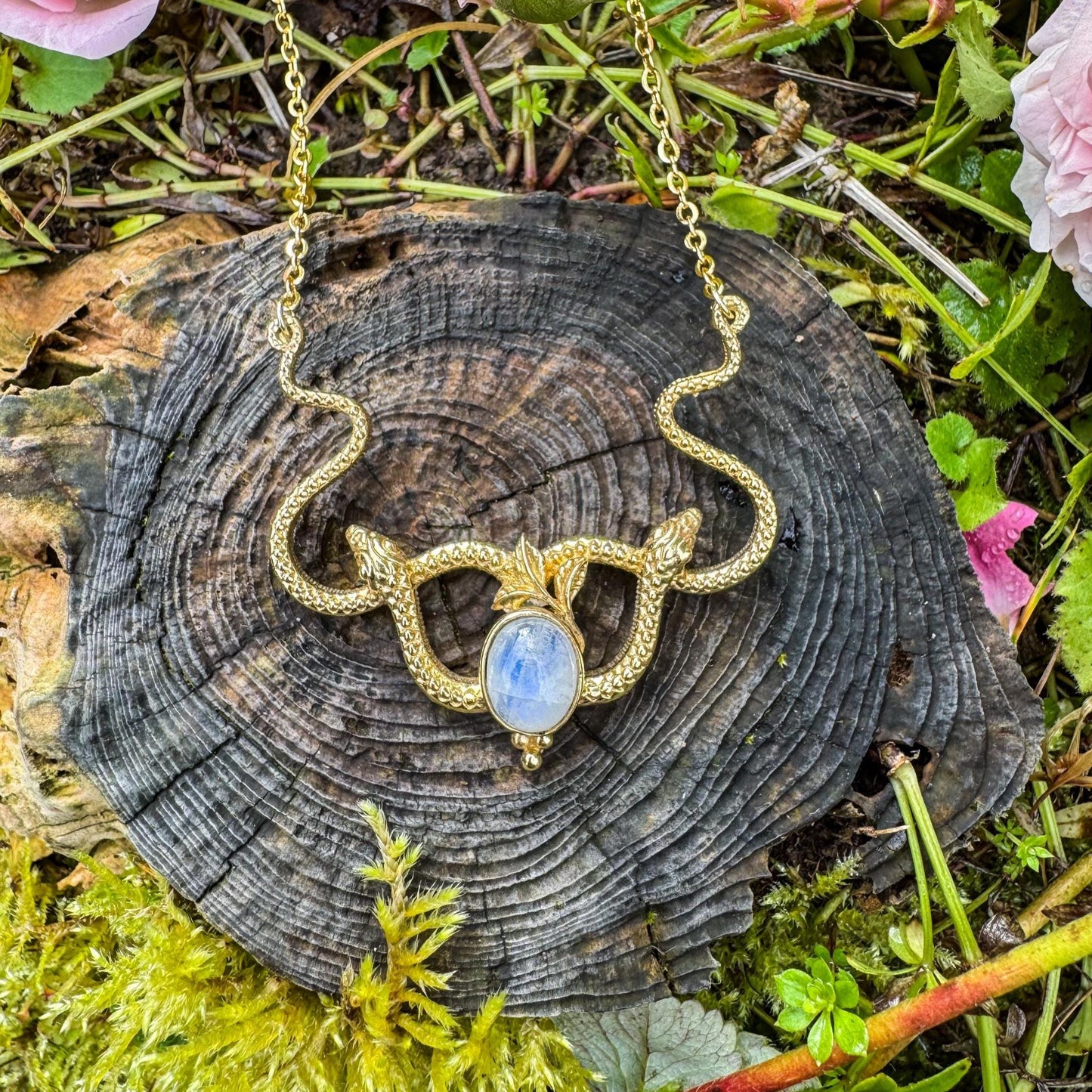 Schlangen-Anhänger mit Edelstein - Mystisches Schmuckstück mit natürlichem Mondstein 🩵🌙