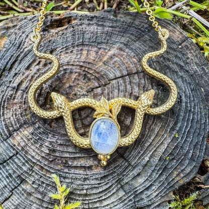 Schlangen-Anhänger mit Edelstein - Mystisches Schmuckstück mit natürlichem Mondstein 🩵🌙