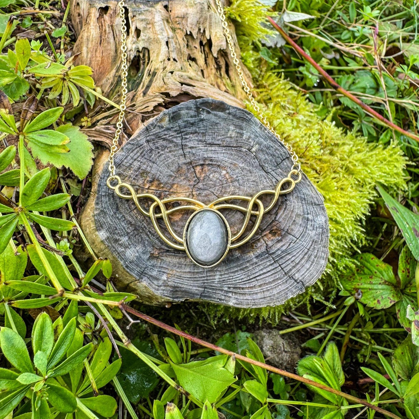 Elfen-Anhänger mit Edelstein - Magisches Schmuckstück mit natürlichem Obsidian 🖤✨