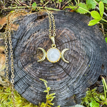Dreifach-Mond-Anhänger mit Edelstein - Magisches Schmuckstück mit natürlichem Bergkristall 🤍✨