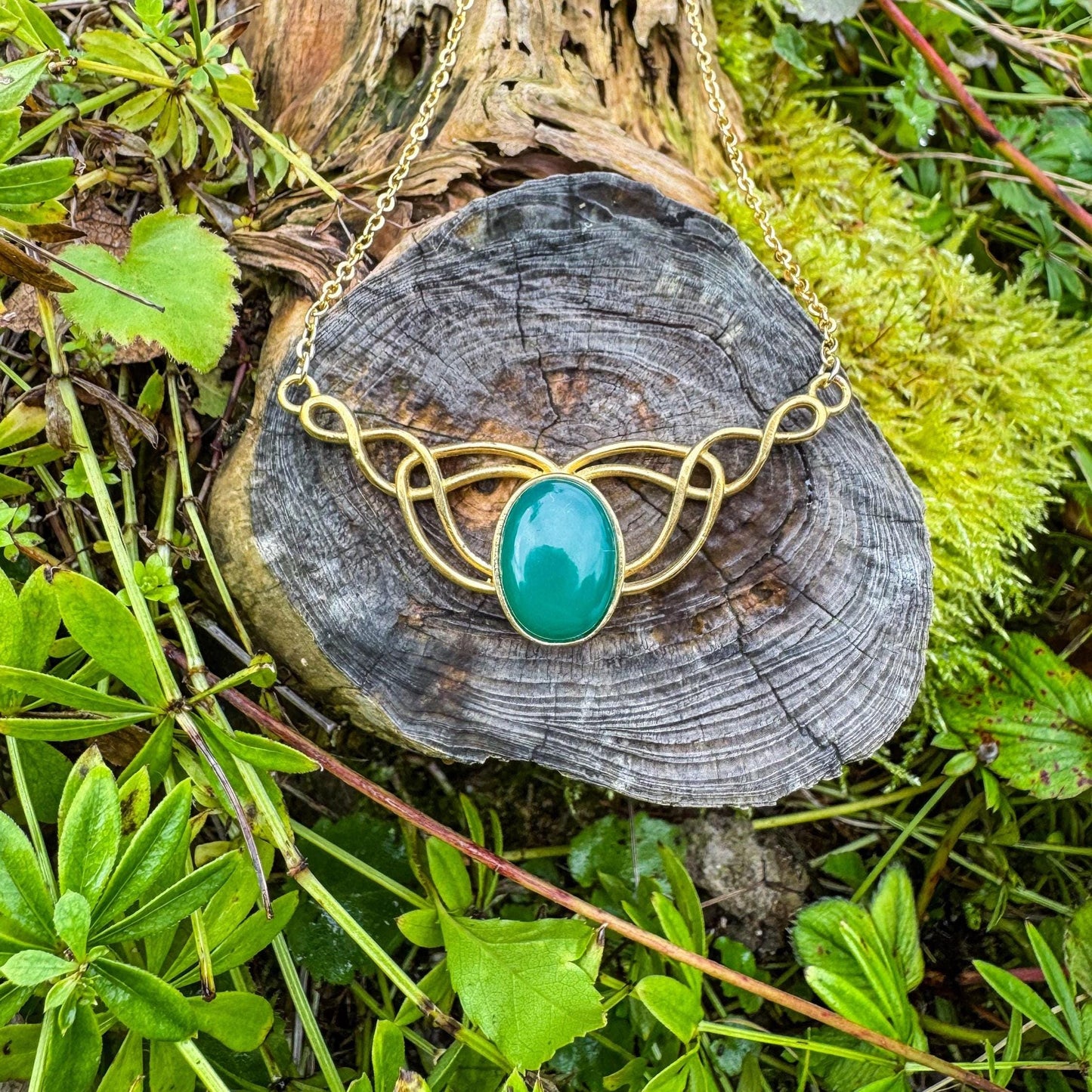 Elfen-Anhänger mit Edelstein - Magisches Schmuckstück mit natürlichem grünen Onyx 💚✨