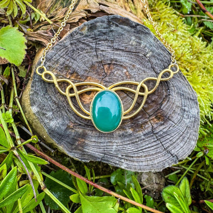 Elfen-Anhänger mit Edelstein - Magisches Schmuckstück mit natürlichem grünen Onyx 💚✨